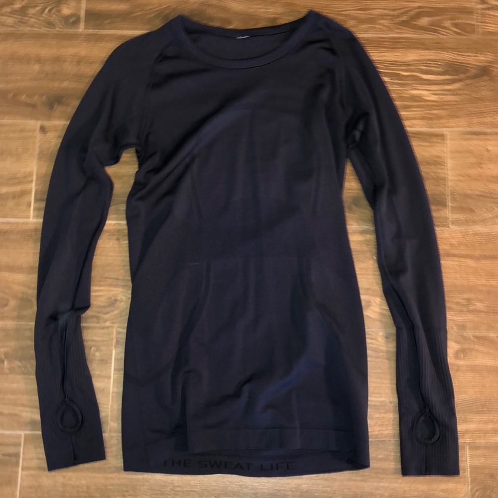navy blue lululemon long sleeve shirt